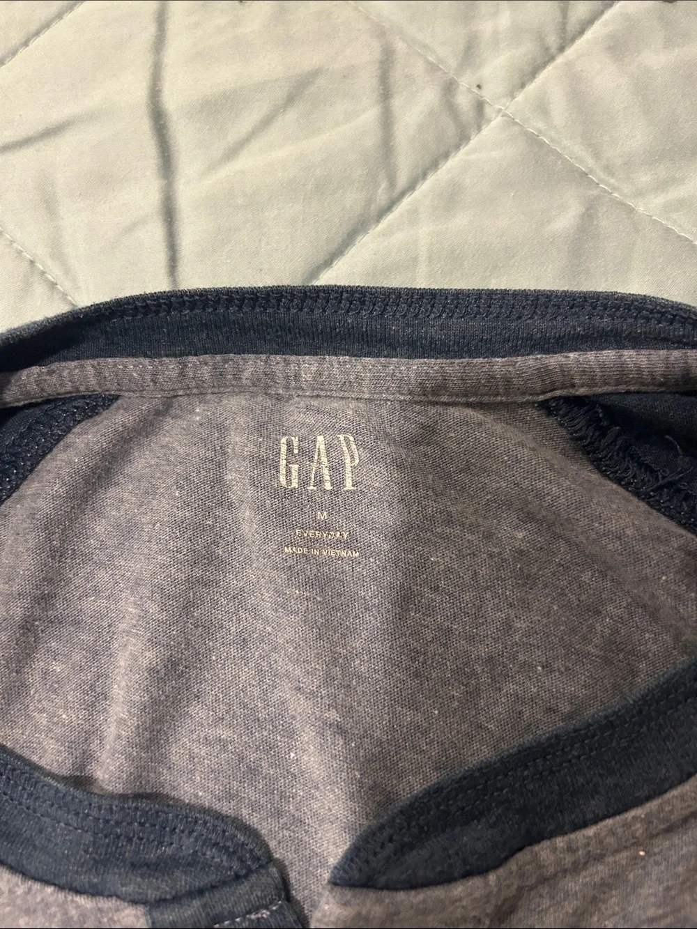 Henley 3 pack men’s tshirt. Med